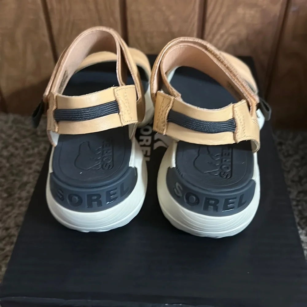 SOREL WOMEN’S EXPLORER BLITZ STRIDE SANDAL: ORANGE/YELLOW/GRAY: NIB: SZ 8_4